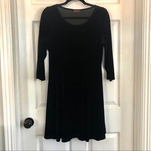 [ Sold ] Black Velvet-like Fit & Flare Dress, Large